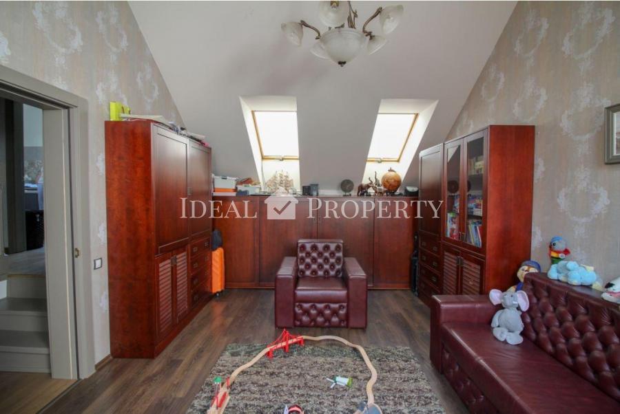 Moderns īpašums par pievilcīgu cenu Berģos netālu no ezera.