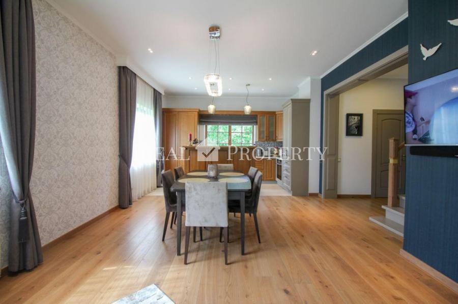 Moderns īpašums par pievilcīgu cenu Berģos netālu no ezera.