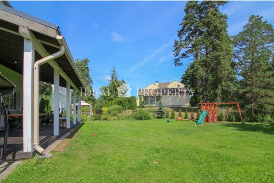Moderns īpašums par pievilcīgu cenu Berģos netālu no ezera.