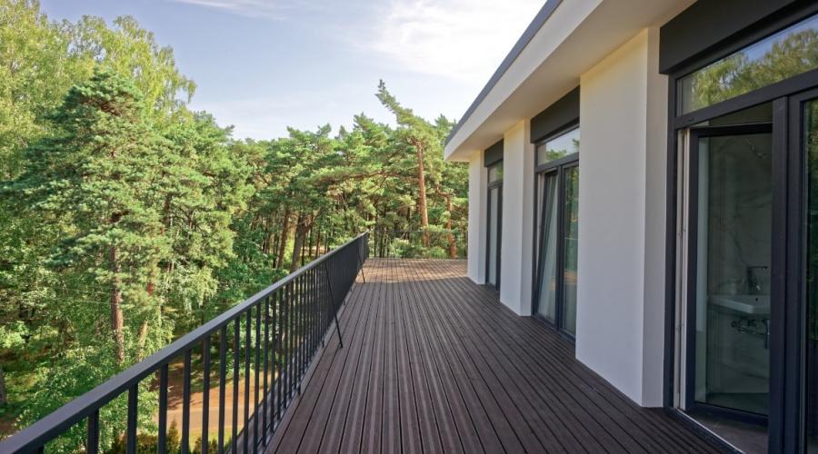 We offer a beautiful apartment in a modern project in Jurmala, located in a beautiful place in Dzintari.