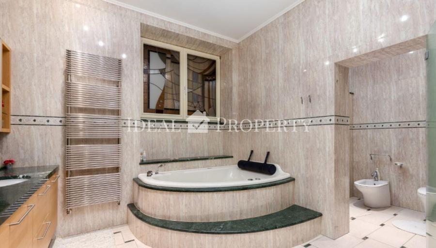 For sale a luxury apartment in the Silent Centre, in the diplomatic area, overlooking one of the most beautiful and greenest parks in Riga - Kronvalda Park.