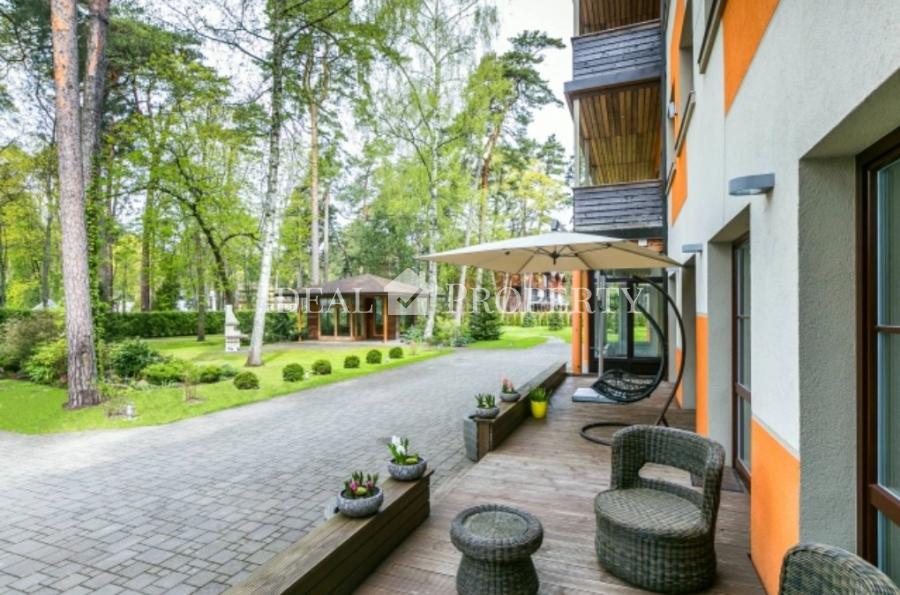 Magnificent apartment in Jurmala with exclusive designer style of Ralph Lauren in 300 meters (second line) from the sea coast.