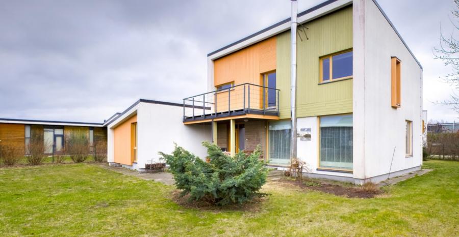 Современный, просторный и качественный двухэтажный частный дом с садом!