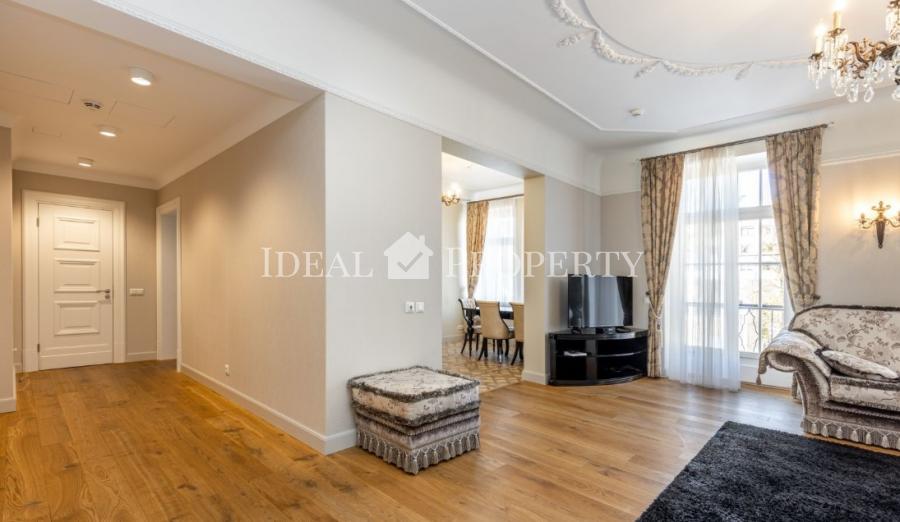 Bright, cozy apartment in a renovated, modern art nouveau house in the heart of Riga.