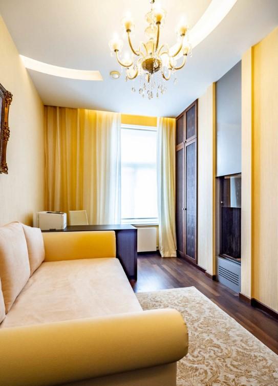 We offer for sale a spacious apartment in the embassy district, at the Rupniecibas str.