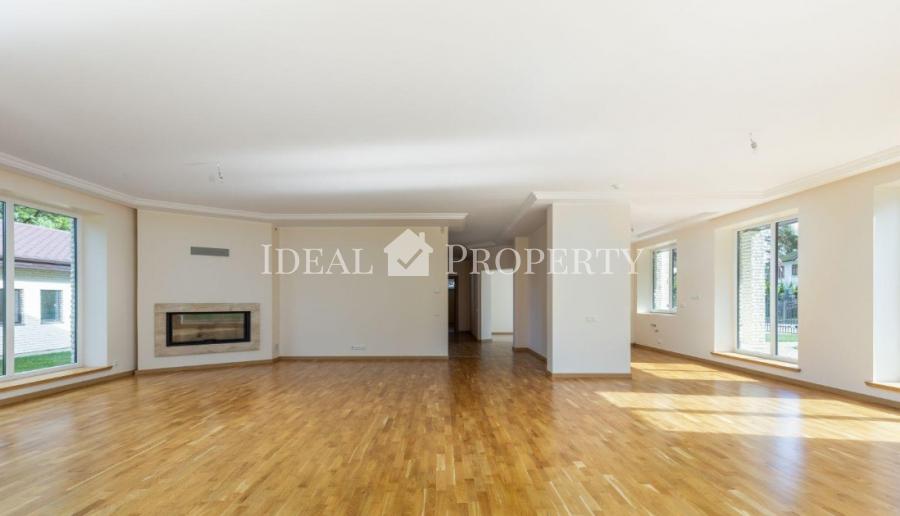 Eleganta un plaša māja ekskluzīvajos Sunīšos!