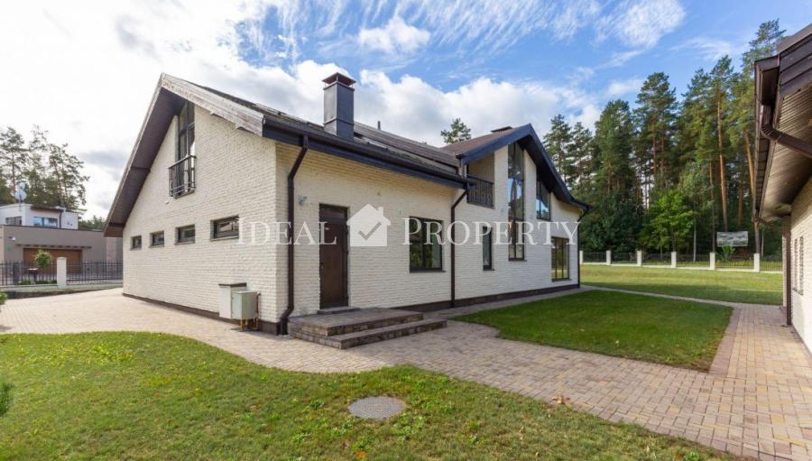 Eleganta un plaša māja ekskluzīvajos Sunīšos!