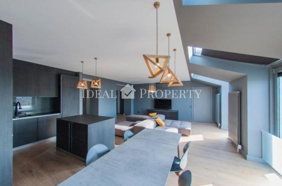 For sale / rent elegant apartment in the center of Riga.