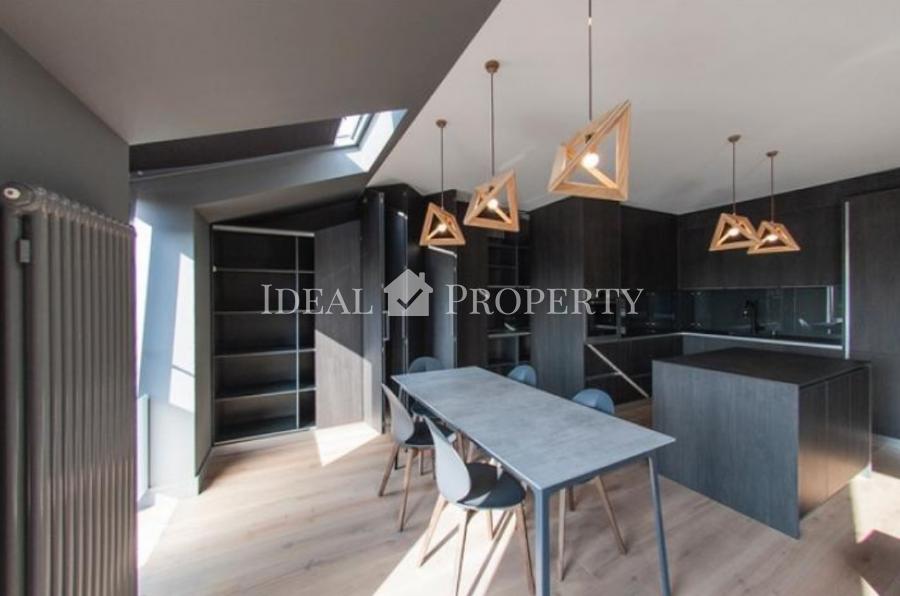 For sale / rent elegant apartment in the center of Riga.