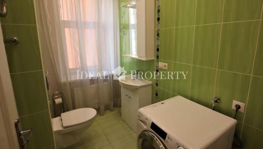 Tastefully furnished apartment in the center of Riga with four isolated rooms. 