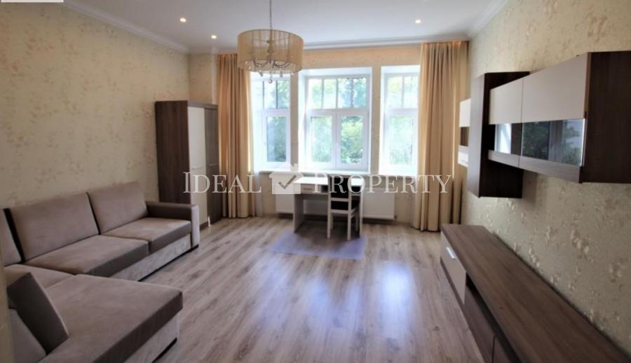 Tastefully furnished apartment in the center of Riga with four isolated rooms. 