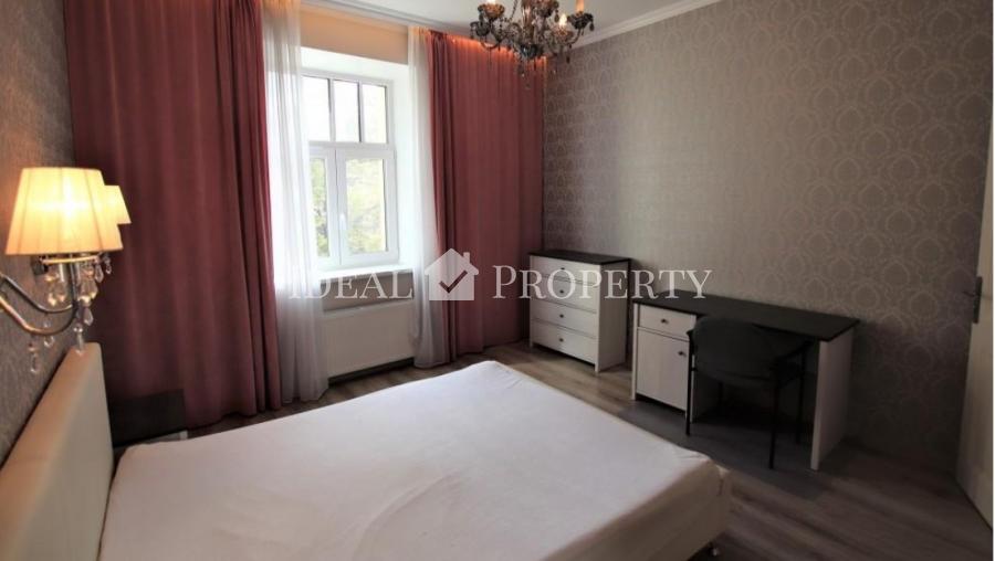 Tastefully furnished apartment in the center of Riga with four isolated rooms. 