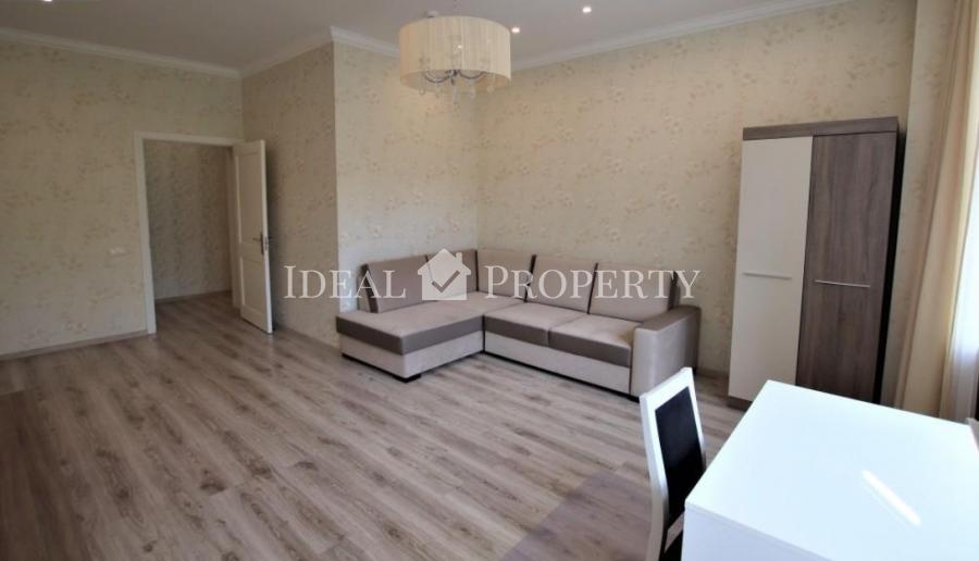 Tastefully furnished apartment in the center of Riga with four isolated rooms. 