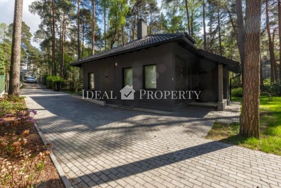 In the prestigious, greenest district of Riga, rented an elite private house. 