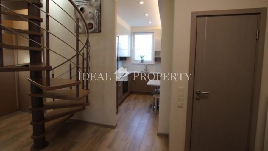 For rent brand new two-storey 3-room apartment with high quality finish and beautiful furniture.