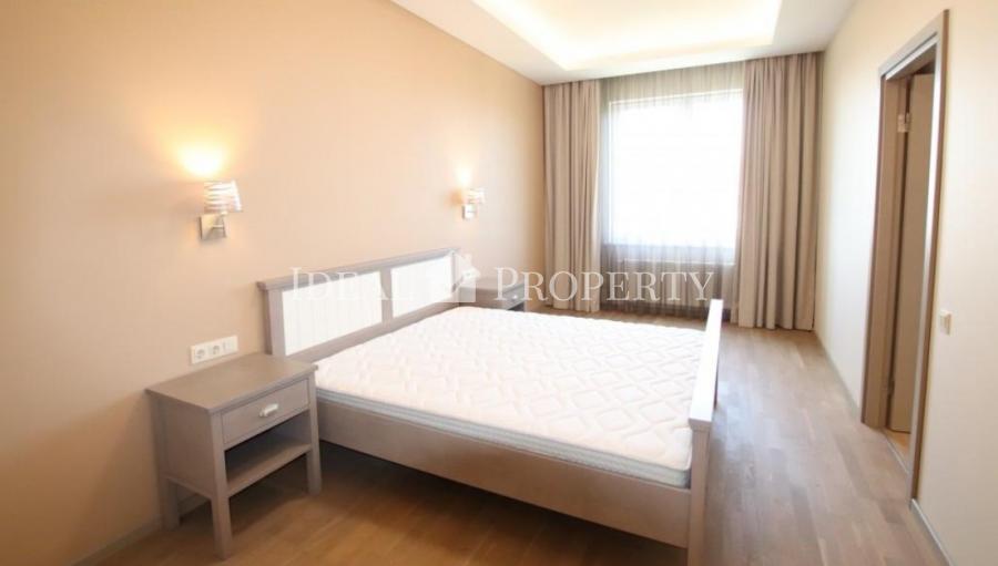 For rent brand new two-storey 3-room apartment with high quality finish and beautiful furniture.