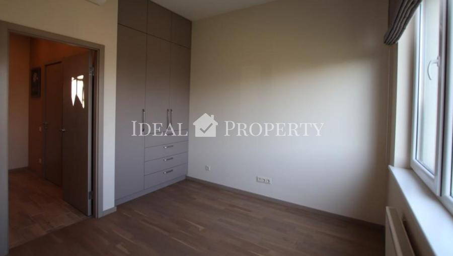 For rent brand new two-storey 3-room apartment with high quality finish and beautiful furniture.