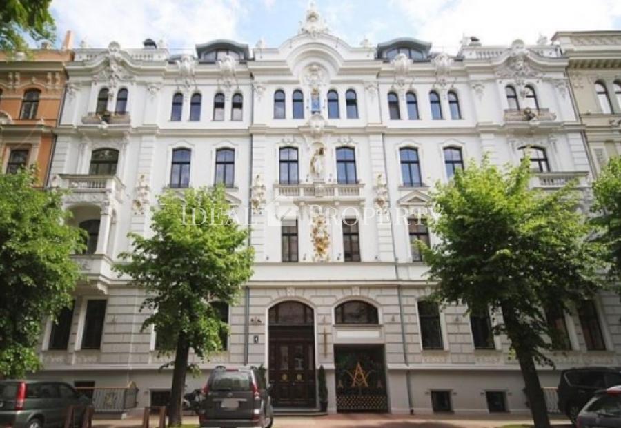 For rent an apartment in the center of Riga with a prestigious location in the city center, in the embassy district.