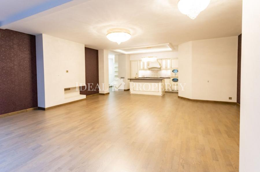 For rent an apartment in the center of Riga with a prestigious location in the city center, in the embassy district.