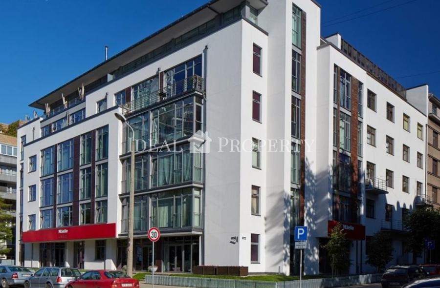 Spacious and comfortable apartment in the city overlooking the Quiet Center of Riga.