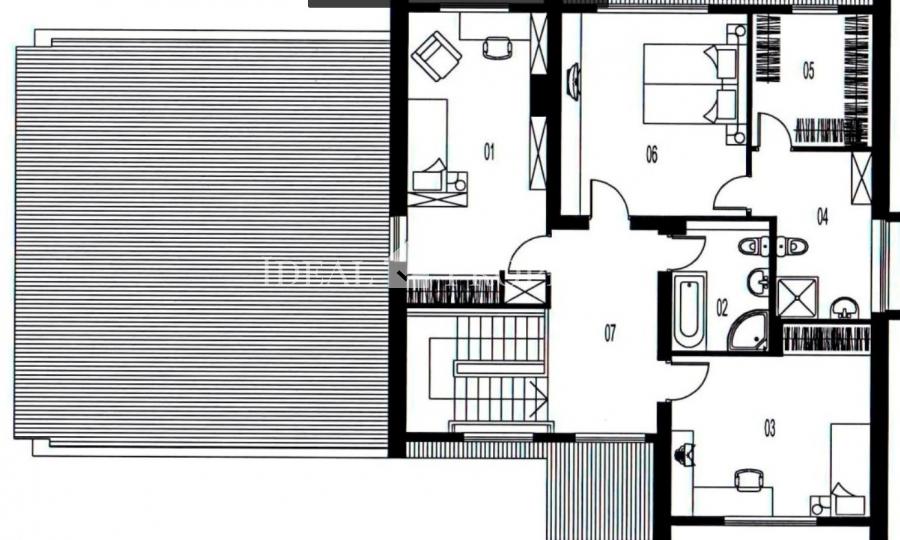 Мы предлагаем удобный семейный дом с большой зелёной зоной в Saliena. 