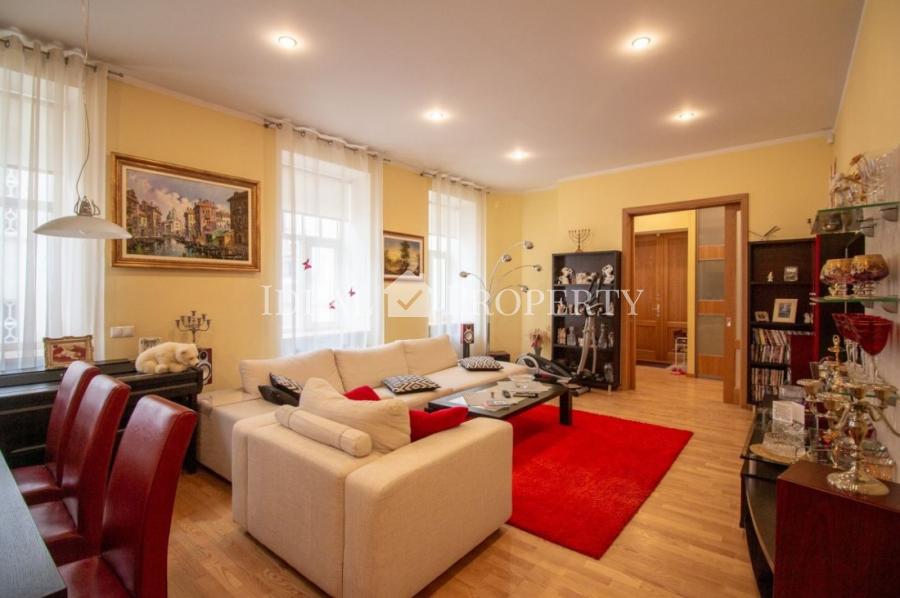 Apartment in the Quiet center, embassy district!