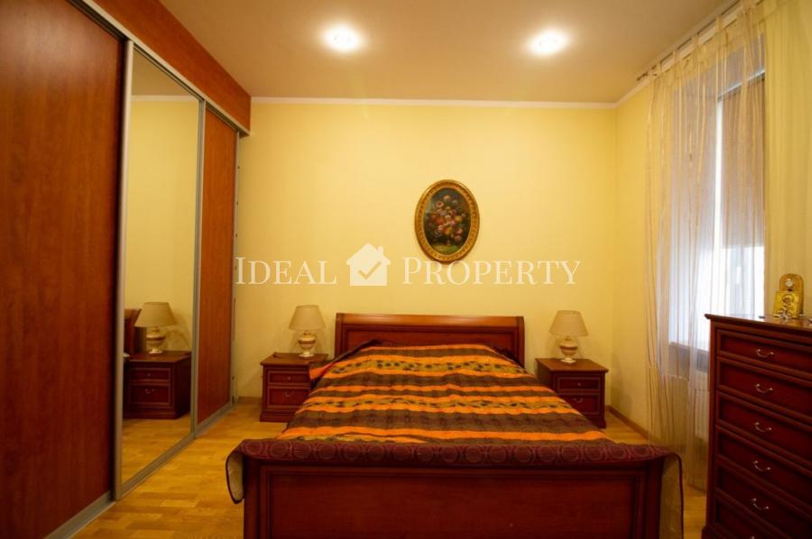 Apartment in the Quiet center, embassy district!