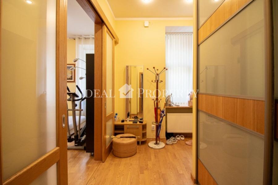 Apartment in the Quiet center, embassy district!