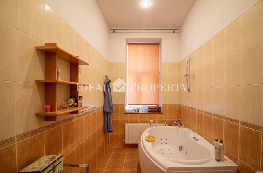 Apartment in the Quiet center, embassy district!