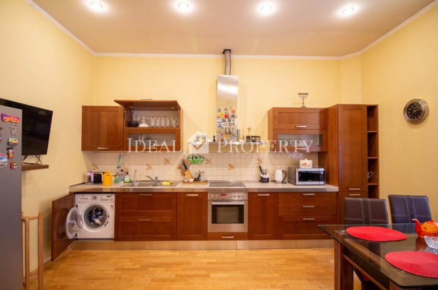 Apartment in the Quiet center, embassy district!