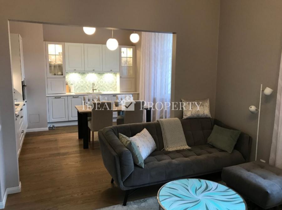 Charming stylish apartment in the center of Riga in the embassy district. 