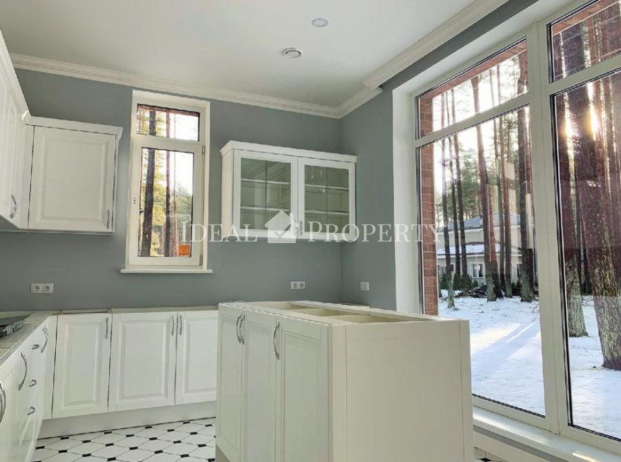 Piedāvājam pārdošanāi kvalitatīvu māju Jūrmalā tiem, kas mīl dabu un novērtē klusumu. Piedāvājam pārdošanāi kvalitatīvu māju Jūrmalā tiem, kas mīl dabu un novērtē klusumu.