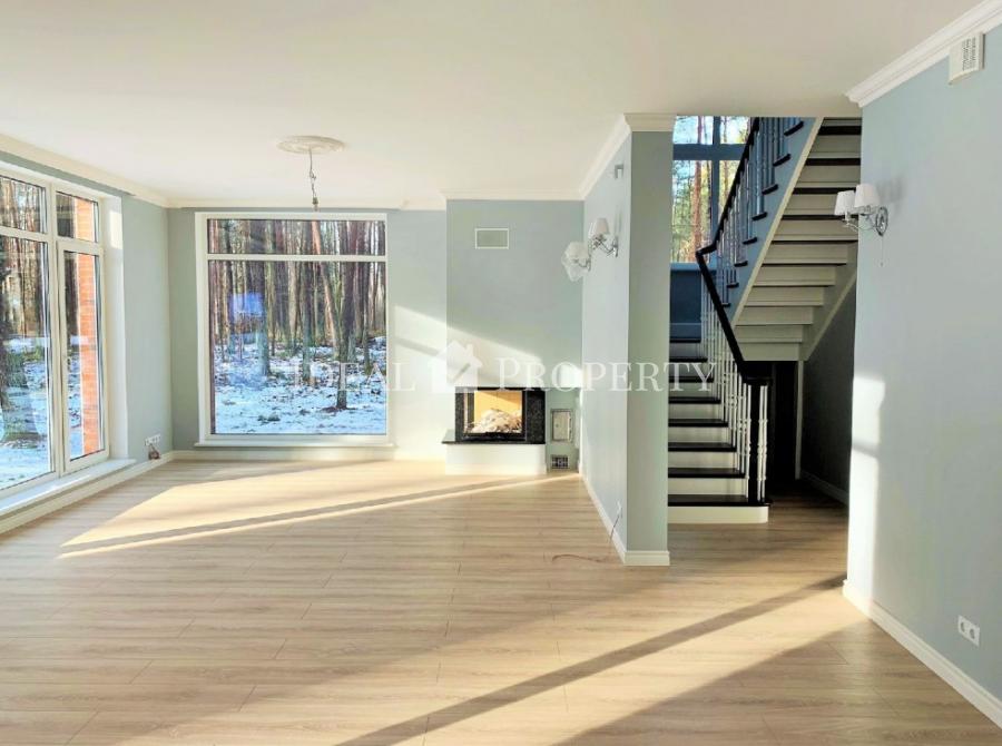 Piedāvājam pārdošanāi kvalitatīvu māju Jūrmalā tiem, kas mīl dabu un novērtē klusumu. Piedāvājam pārdošanāi kvalitatīvu māju Jūrmalā tiem, kas mīl dabu un novērtē klusumu.