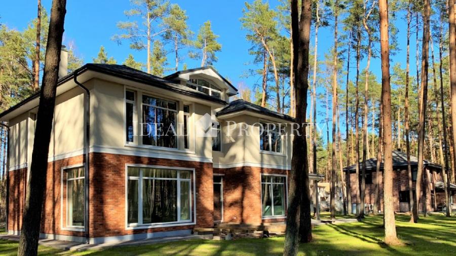 Piedāvājam pārdošanāi kvalitatīvu māju Jūrmalā tiem, kas mīl dabu un novērtē klusumu. Piedāvājam pārdošanāi kvalitatīvu māju Jūrmalā tiem, kas mīl dabu un novērtē klusumu.