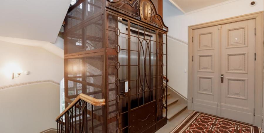 Bright apartment in a renovated art nouveau house in the heart of Riga.