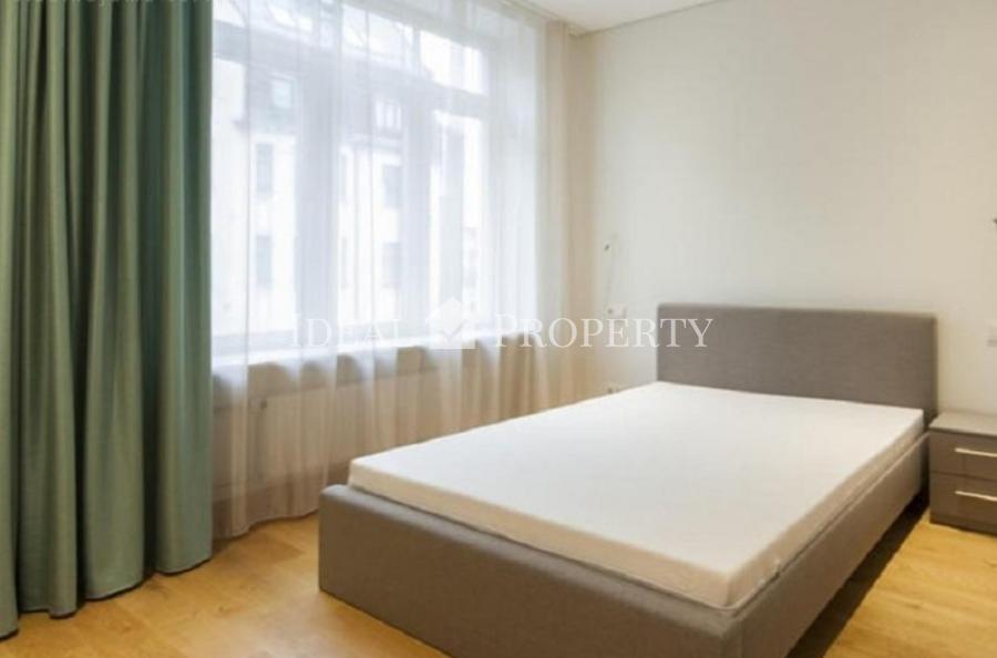 Bright 3-room apartment for sale  in a renovated house.