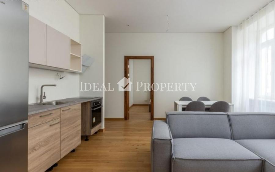 Bright 3-room apartment for sale  in a renovated house.