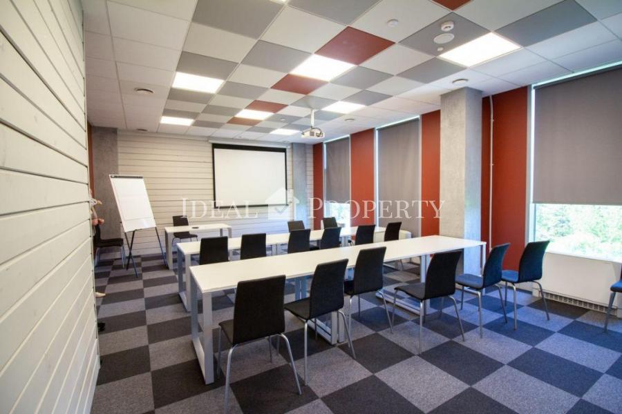 Office premises in a modern office center Duntes Nami.