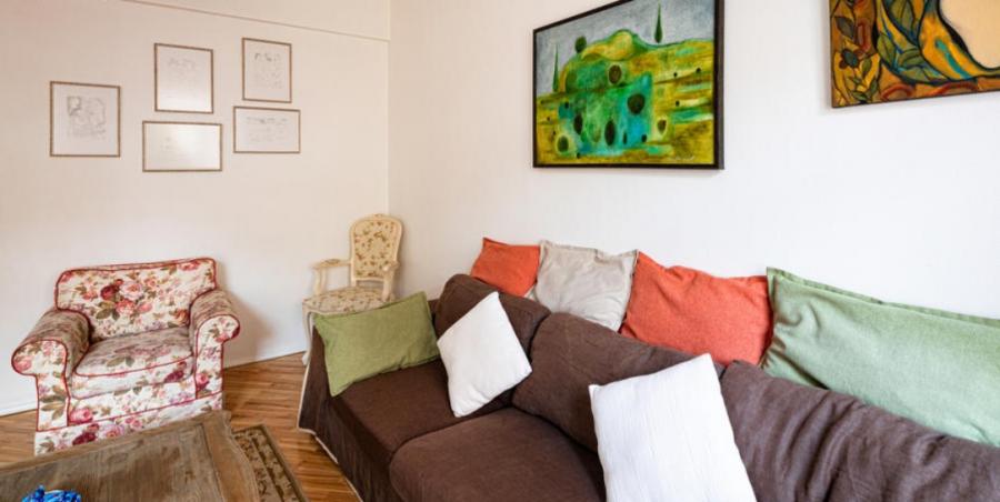 For sale bright and cozy apartment in the heart of Oldtown.