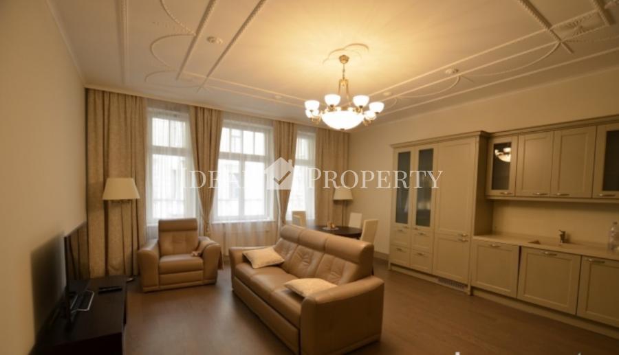 We offer for rent a beautiful apartment in the city center.