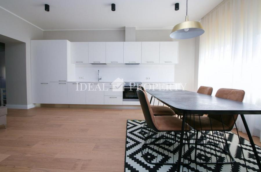 For sale a beautiful and furnished 3-room apartment in the center of Riga.