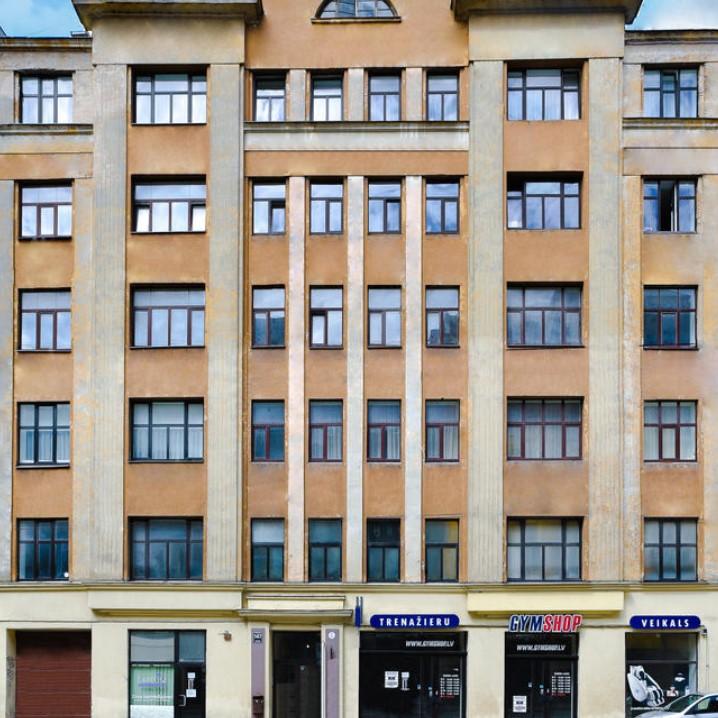 For sale a beautiful and furnished 3-room apartment in the center of Riga.