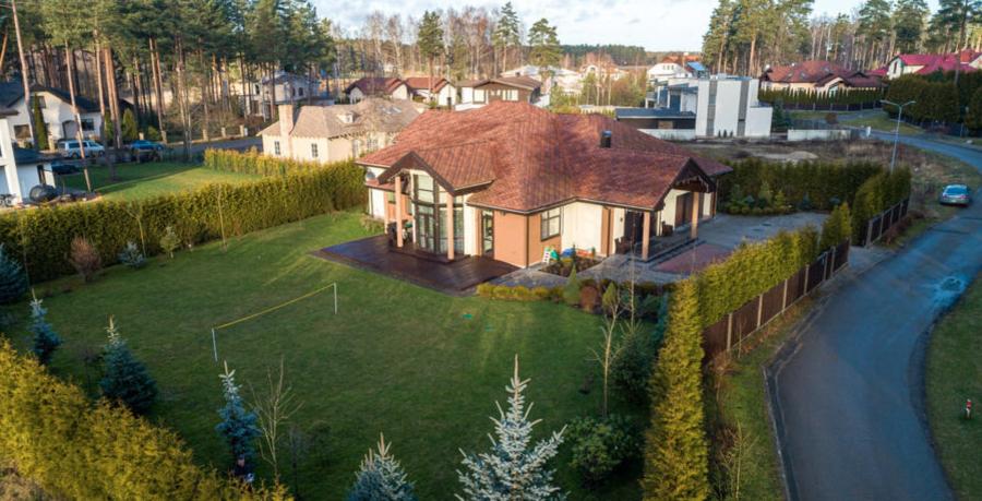 Pārdošanā skaists īpašums elitārajā ciematā  Garkalnes novada Sunīšos.