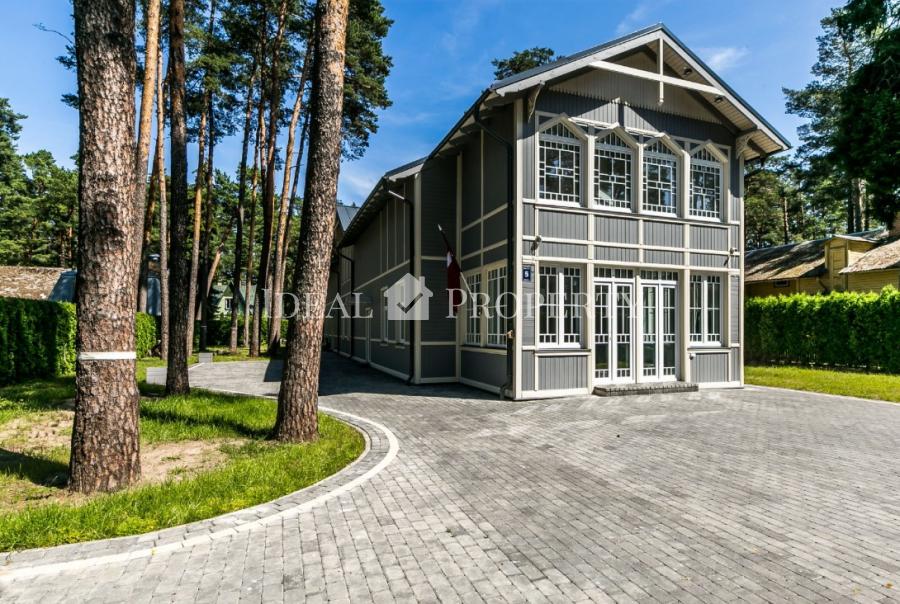 The project is located in the most prestigious district of Jurmala, in Bulduri, just 5 minutes from the Baltic beach.