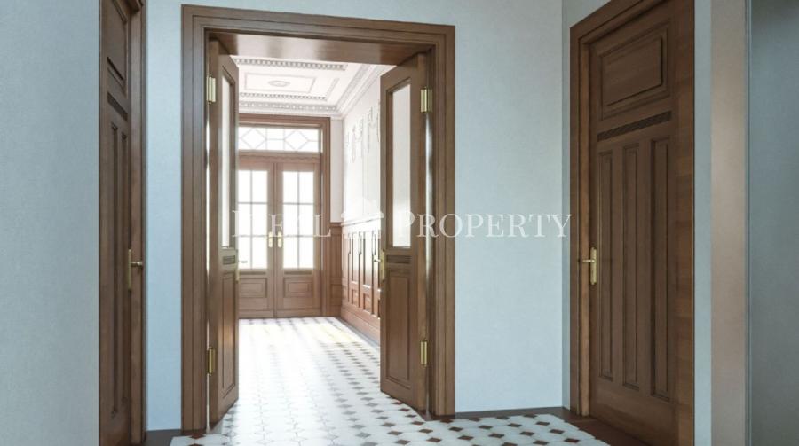 For sale apartment in a completely renovated building in a quiet center, at Antonijas street.