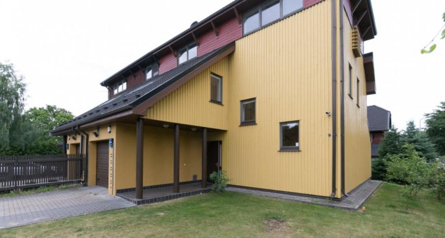 Three-story private house in Kipsala.