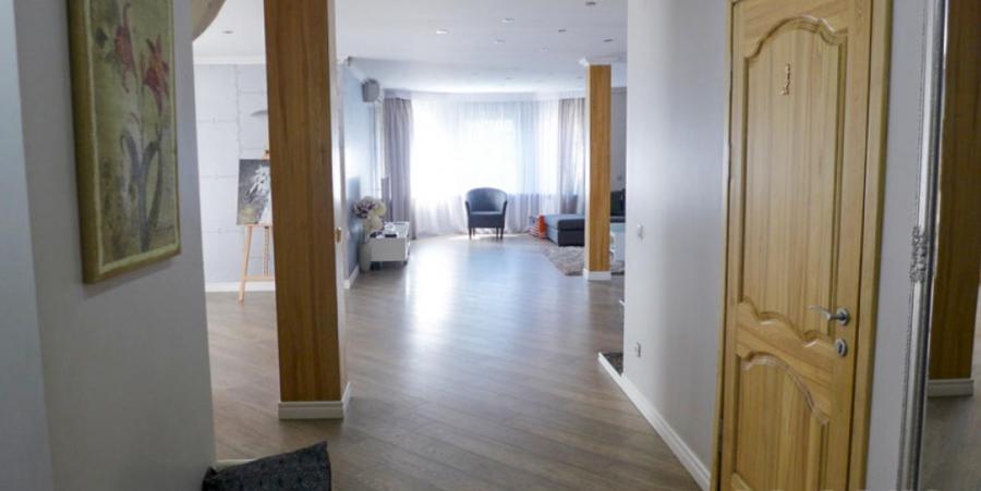 Tiek izīrēta māja Jūrmalā, Gulbju ielā Valteros.