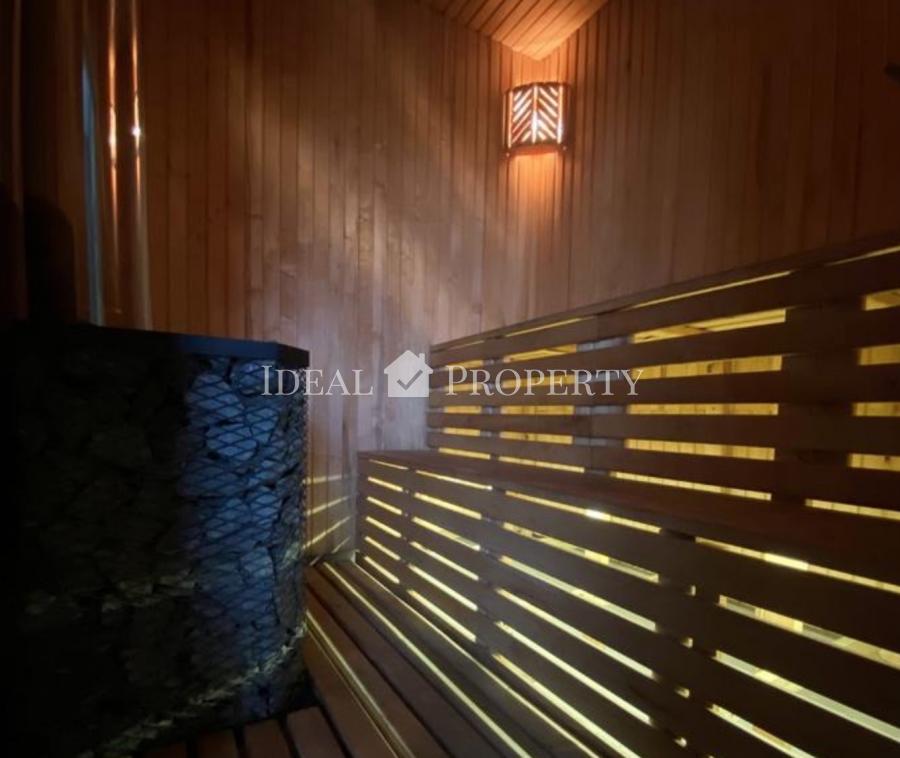 В тихом современном поселке, продается красивый и уютный дом+гостевой дом с баней.