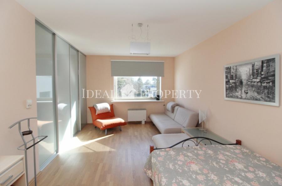 An exquisite apartment with the sea and dune views is available for rent.