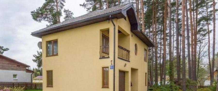 Piedāvājam iegādāties plašu un labiekārtotu privātmāju.